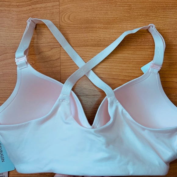Calvin Klein Lightly Lined Wirefree Lounge Bra - Picture 11 of 13